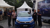 Iriz ditargetkan bisa mengambil pasar di segmen LCGC dan diharapkan mendapat sambutan yang baik dari masyarakat Indonesia.
