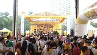 Kegiatan ini menampilkan banyak hiburan musik seperti penampilan dari pasien kanker, DJ, band Nidji dan marching band. Serta fun walk kampanye yang dilakukan peserta dari lobby FX Sudirman hingga Gelora Bung Karno (GBK) dan kembali lagi. (Foto: Puti)