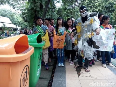 Aktivis lingkungan peringati Hari Peduli Sampah