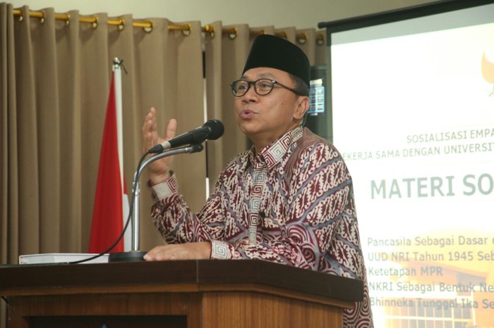 Bertemu Nelayan, Ketua MPR Sebut Kemiskinan Harus Diakhiri