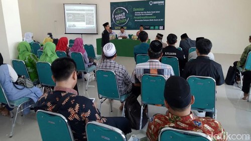 PCNU Banyuwangi Sosialisasi Pengguna Medsos yang Sehat