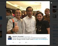 Warga pun mengabadikan momen saat berkesempatan dekat dengan Jokowi.