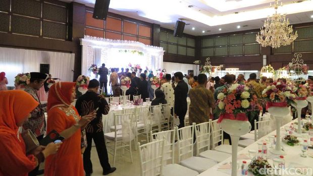 Anies Hadiri Resepsi Pernikahan Putri Politikus PKS 