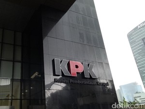 KPK Amankan Sejumlah Orang dalam OTT Pejabat Kemensos