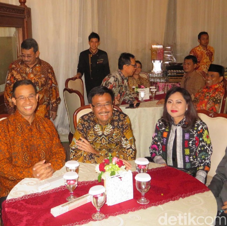 Gubernur Jomblo Bikin Duel Anies Vs Djarot Muncul Lagi Gubernur Jomblo Bikin Duel Anies Vs Djarot Muncul Lagi