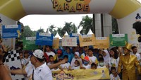 Untuk memperingati Hari Kanker Anak Internasional, Yayasan Onkologi Anak Indonesia (YOAI) dan Cancer Buster Community (CBC) menyelenggarakan kampanye Gold Parade. Tema tersebut berkaitan dengan lambang pita emas sebagai simbol keberanian pahlawan kecil dan remaja yang berjuang melawan kanker. (Foto: Puti)
