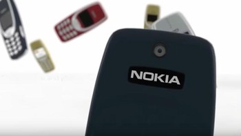 Bagian belakangnya ditambahkan kamera. Foto: CCreator