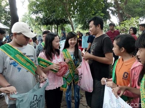 Aktivis lingkungan peringati Hari Peduli Sampah