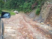 Menjajal Jalan Trans Papua