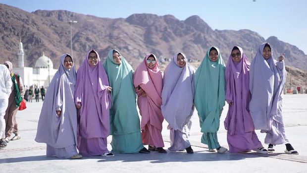 Dewi Sandra Berharap Punya Bisnis Fashion Sebesar Zara