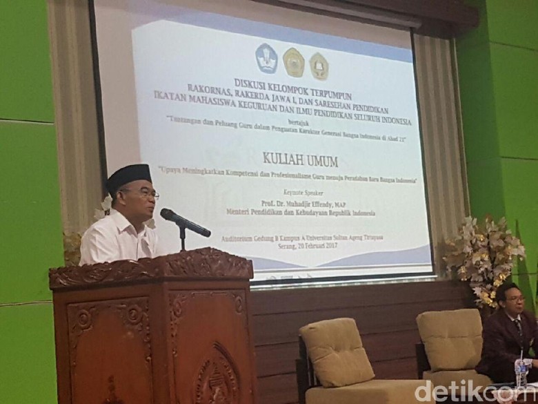 Mendikbud Cerita Penganggaran Pendidikan yang Tak Seimbang Mendikbud Cerita Penganggaran Pendidikan yang Tak Seimbang