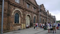 Carriageworks Farmer Market ini hanya buka di hari Sabtu, dari jam 10.00 sampai sekitar 16.00 waktu setempat. Alamatnya di 245 Wilson Street, St Eveleigh, Sydney. Seusai belanja, traveler juga bisa selfie-selfie karena di sekitar pasar ini bangunan tuanya sangat fotogenik. Patut dicoba kalau liburan ke Sydney! (Wahyu/detikTravel)