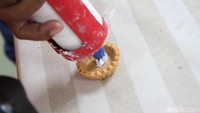 Ini model replika cup cake. Ada staf dari Desa Iwasaki yang akan memandu mengajarkan membuatnya dan setelah jadi nanti bisa dibawa pulang (Firdaus/detikTravel)
