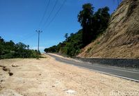 Trans Papua Barat di pinggir pantai