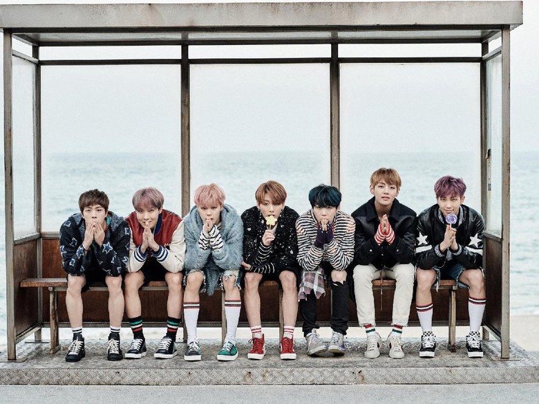 Troye Sivan Ungkap Kemungkinan Kolaborasi dengan BTS Troye Sivan Ungkap Kemungkinan Kolaborasi dengan BTS