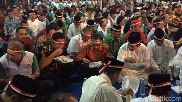 Festival cap go meh di Semarang. 