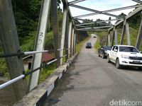 Jalan Trans Papua rute Sorong-Manokwari