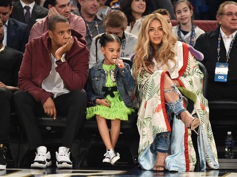 Foto: Gaya <i>Stylish</i> Beyonce Berkimono Gucci di NBA All-Star Game