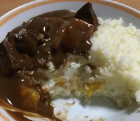 Wah, Nasi Bertopping Kuah Kari Ini Ternyata Cake!
