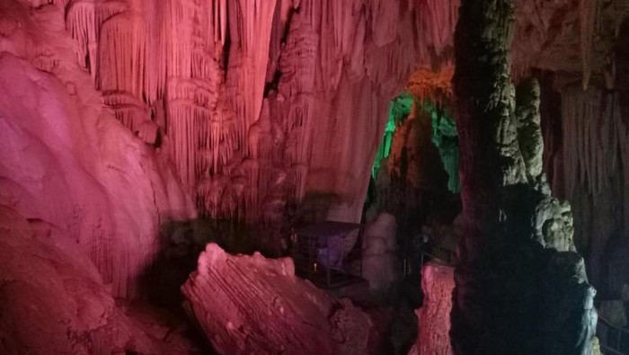 Goa Gong di Pacitan yang cantiknya memukau