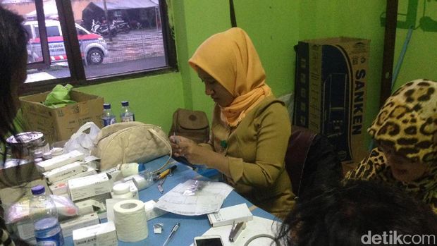 Pengungsi Banjir di Jaktim Mengalami Nyeri, Ispa dan Gatal-gatal
