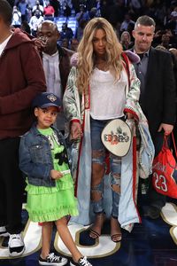 Koleksi Baju Ratusan Juta Rupiah Blue Ivy, Putri Beyonce di Usia 5 Tahun