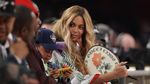 Gaya Kasual Beyonce saat Habiskan Akhir Pekan Bersama Keluarga