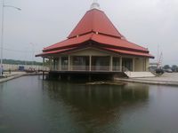 Ketenangan Masjid 'Terapung' di Pasuruan