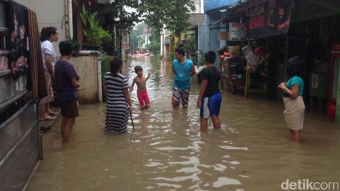 Pemkot Jaktim Desak Kementerian PU Rampungkan Turap di Kali Sunter