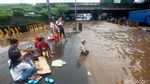 Kolong Tol JORR Kalimalang Tergenang Air