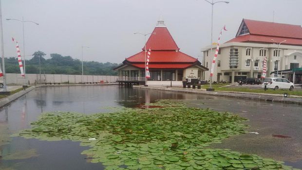 Ketenangan Masjid 'Terapung' di Pasuruan