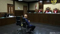 Saat membacakan nota pembelaan (pledoi) Putu menyinggung soal dia yang rajin menolak revisi UU KPK di DPR.