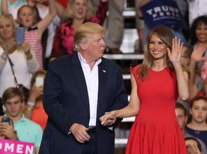 Sepatu Louboutin yang Dipakai Melania Trump Diskon Jadi Rp 4,5 Juta