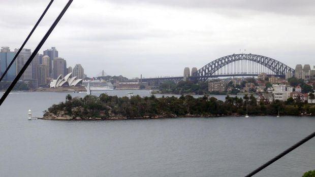 Sydney Opera House dan Sydney Harbour Bridge dilihat dari kejauhan (Wahyu/detikTravel)