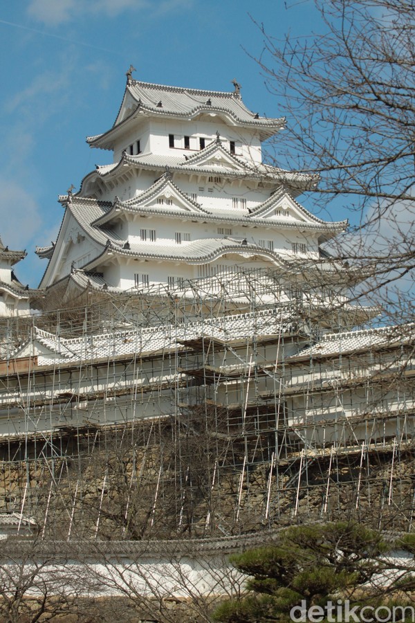 Menurut sejarah, Istana Himeji dibangun pada tahun 1346 di zaman Istana Utara-Istana Selatan oleh putera shogun Akamatsu Norimura (Enshin) yang bernama Akamatsu Sadanori di lokasi gunung Hime yang terdapat di sebelah utara kota Himeji. (Andy Saputra/detikTravel) Menurut sejarah, Istana Himeji dibangun pada tahun 1346 di zaman Istana Utara-Istana Selatan oleh putera shogun Akamatsu Norimura (Enshin) yang bernama Akamatsu Sadanori di lokasi gunung Hime yang terdapat di sebelah utara kota Himeji. (Andy Saputra/detikTravel)