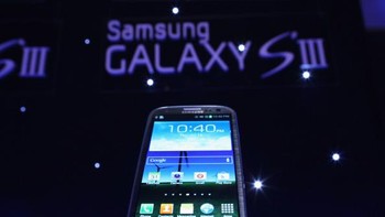 Pada waktu rilisnya, handset ini mengusung sistem operasi Android Ice Cream Sandwich. Foto: Getty Images