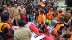Ahok Lihat Langsung Banjir Cipinang Melayu