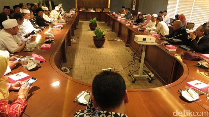 Di Aksi 212, FUI akan Temui Komisi III DPR dan Tuntut 3 Hal