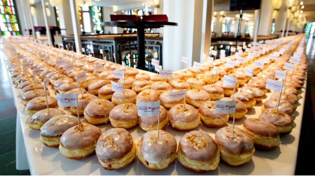 Ini 8 Rekor Donat di Dunia Versi Guiness World Records (1)