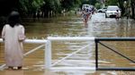 Banjir Terjang Komplek Billymoon Pondok Kelapa
