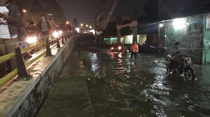 500 Rumah Terendam, Tinggi Banjir di Ciledug Indah Berpotensi Naik