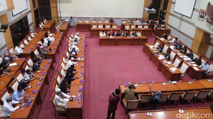 Gerindra Minta Massa 212 Lobi ke Fraksi yang Tolak Ahok-Gate