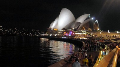 Sydney Opera House di Kala Malam, Cantiknya!