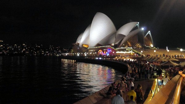 Sydney Opera House di Kala Malam, Cantiknya!