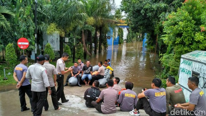 Banjir di Depok, SD Negeri Tugu 10 Diliburkan