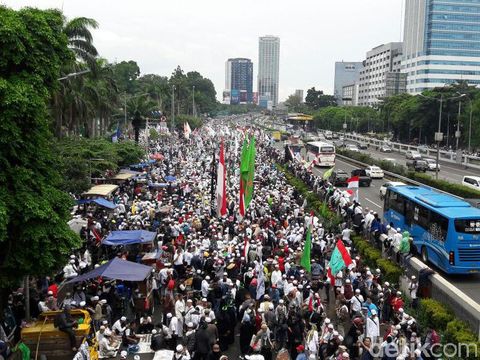  Massa aksi 212 di depan gedung MPR/DPR, Selasa (21/2/2017)