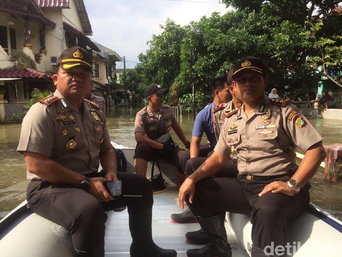 Listrik di Beberapa Perumahan di Bekasi Diputus karena Banjir