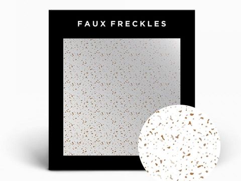 Wanita Tergila-gila Ingin Punya Bintik di Wajah, Hingga Pakai Tato