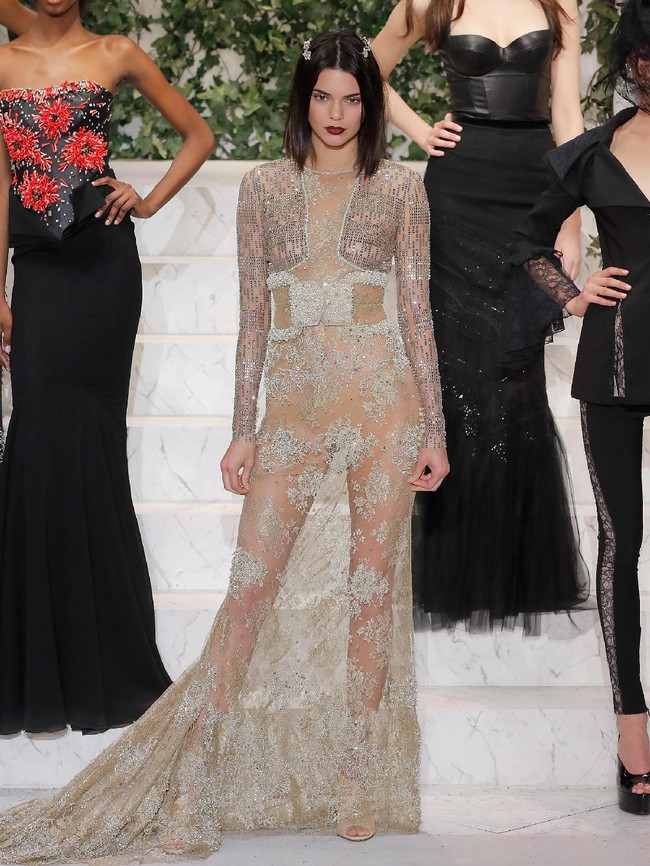 Di urutan kedua, ada Kendall Jenner yang mengantongi pendapatan US& 10,5 juta atau setara dengan Rp 140 miliar. (Foto: Getty Images)