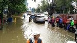 Banjir di Jatinegara Kaum, Lalin Terputus